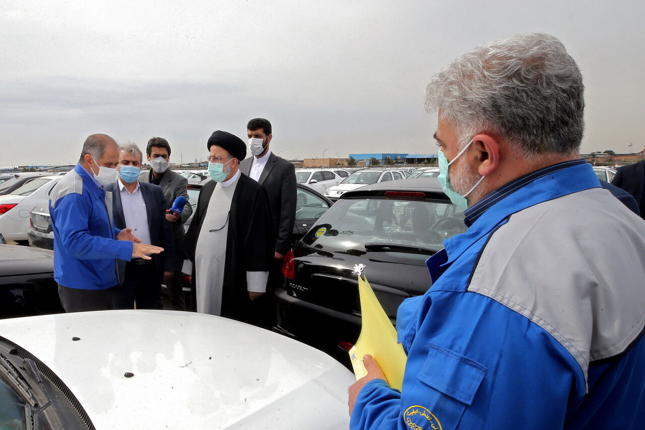 بازدید سرزده رئیس‌جمهور از ایران‌خودرو