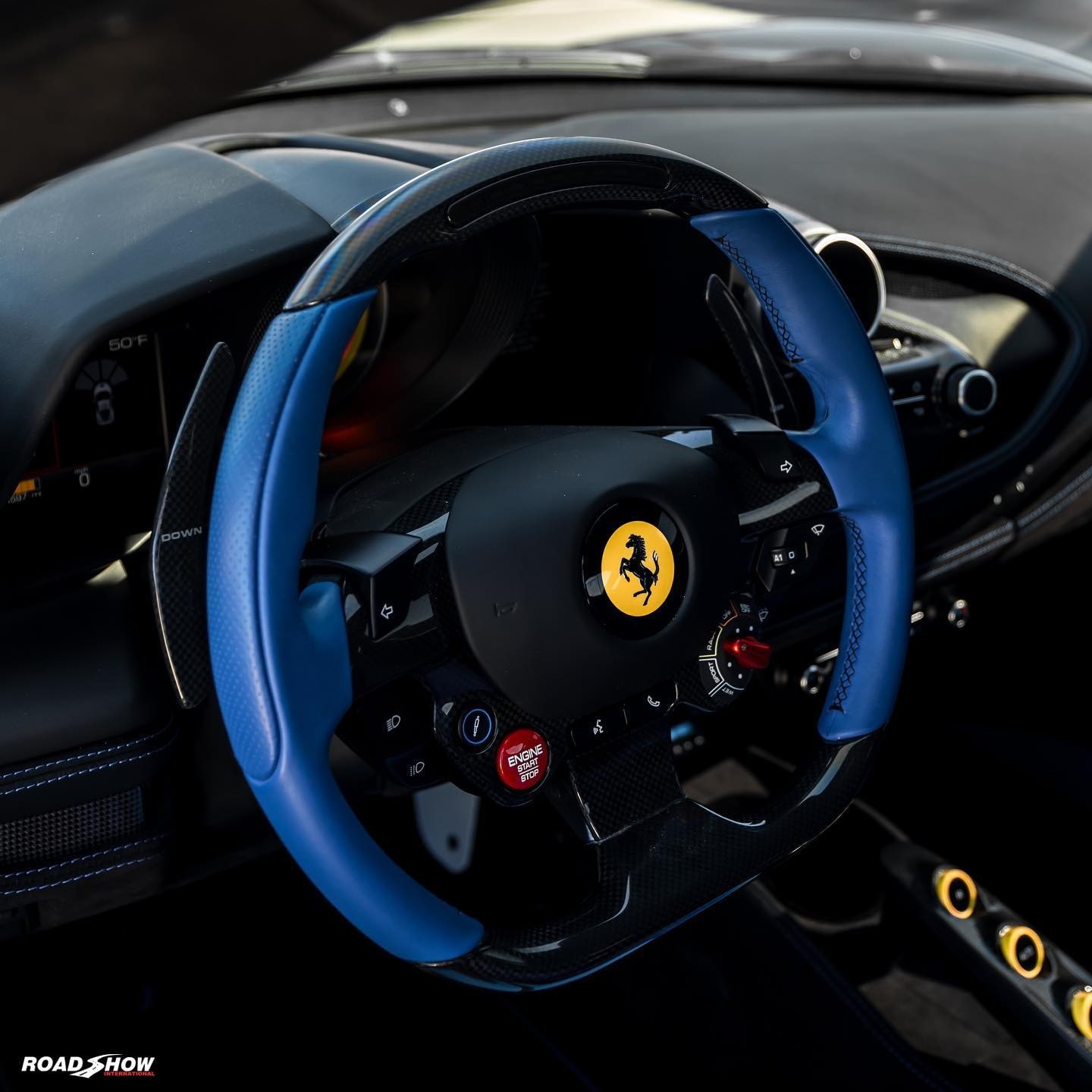فضای داخل کابین Ferrari F8 Tributo